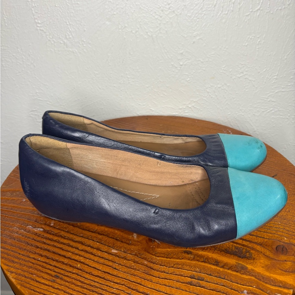 Clarks Two-Tone Navy and Aqua Flats
